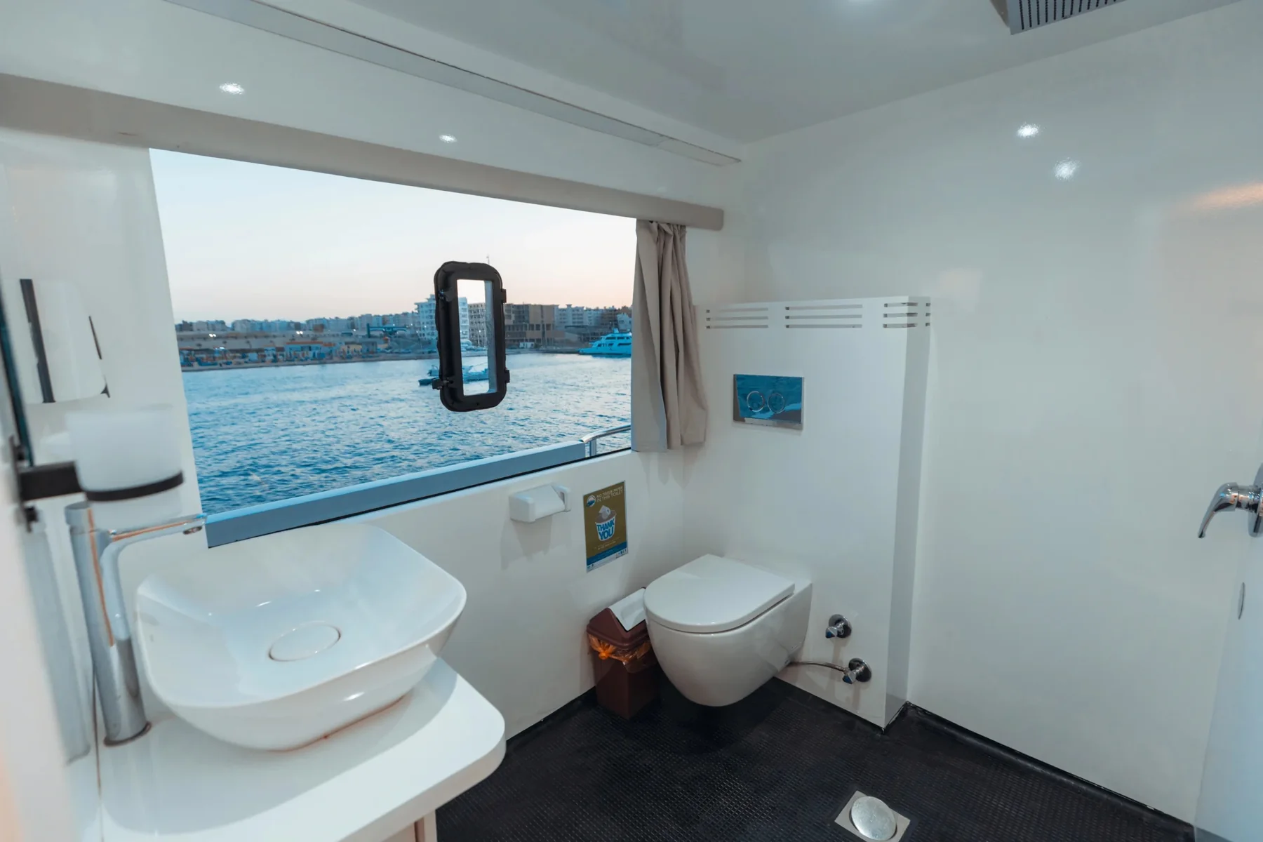 M/Y Topaz ship photo 7