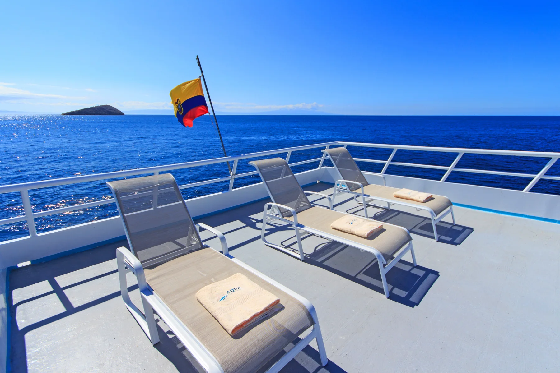 Aqua ship photo 4