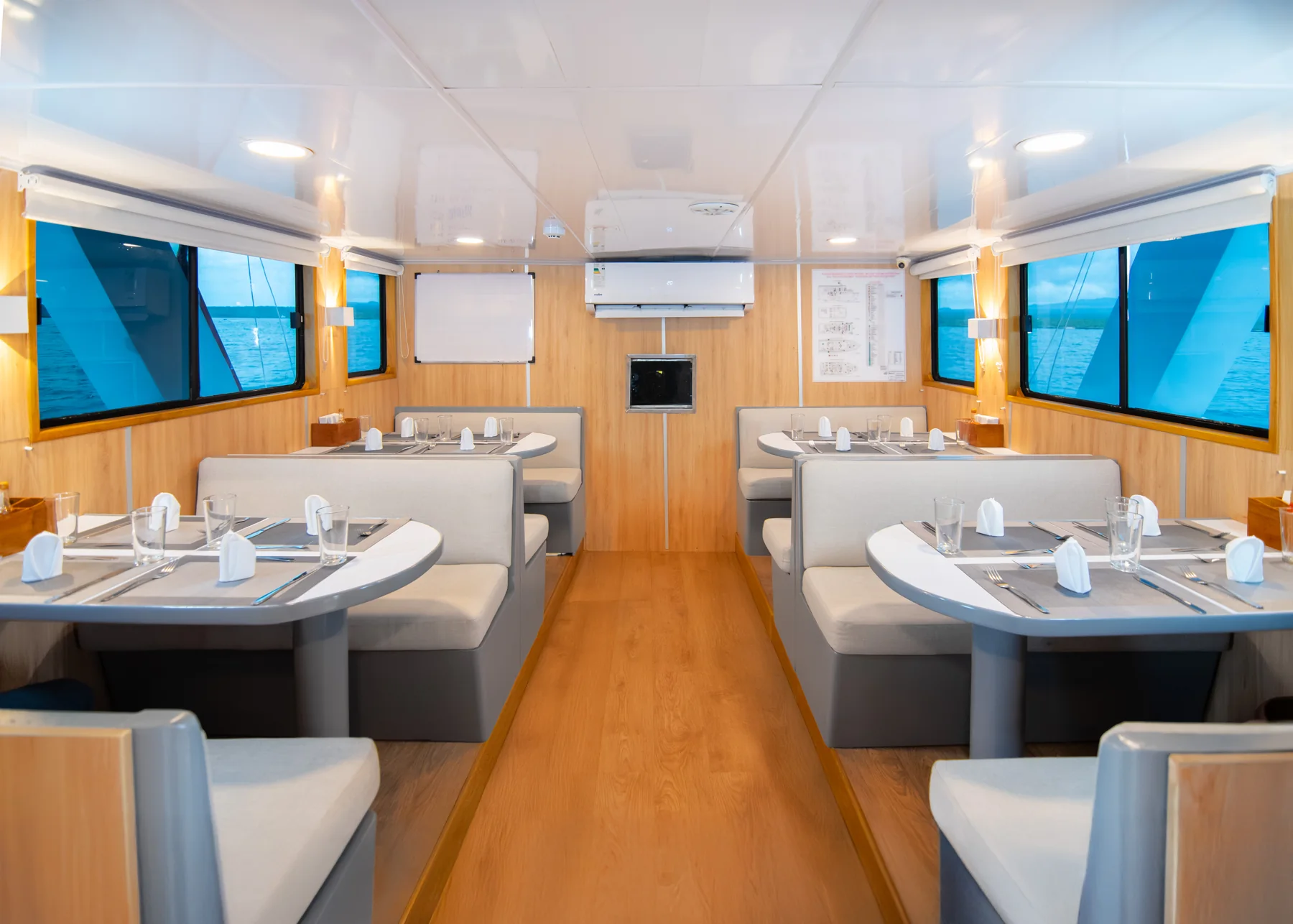 Aqua ship photo 6