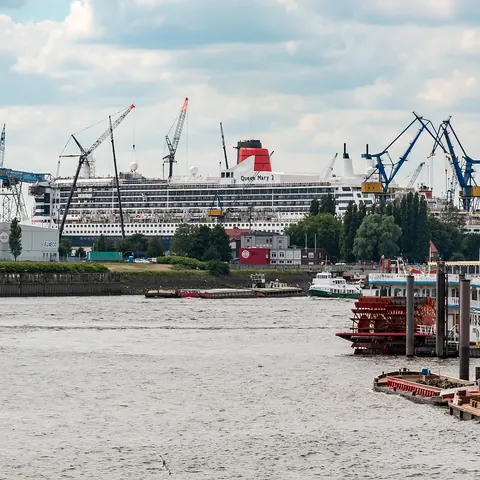 Queen Mary 2