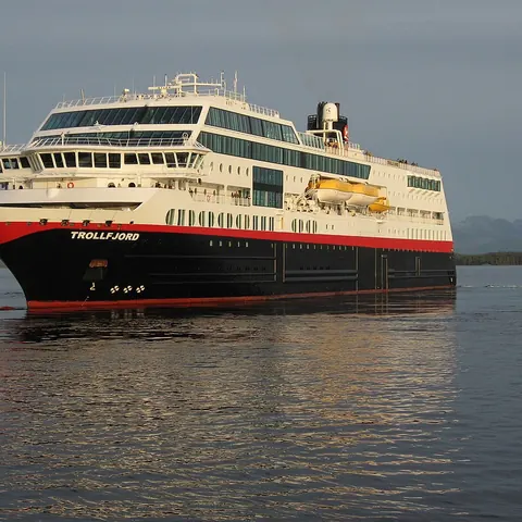 MS Trollfjord