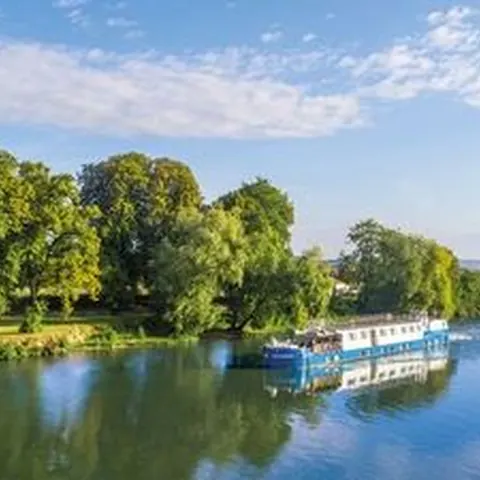 Raymonde barge