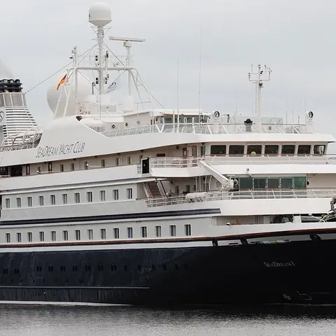 SeaDream I