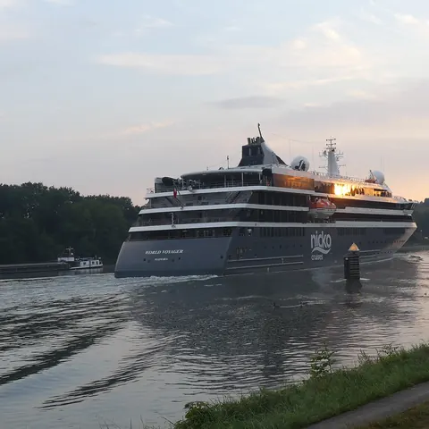 World Voyager